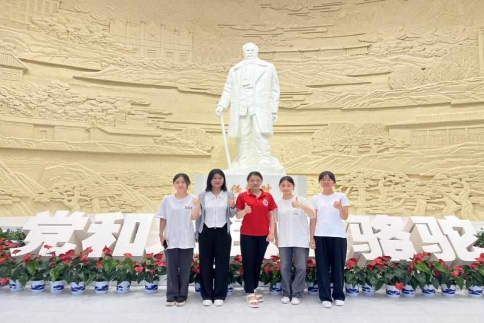 思政作笔，绘红色传承——记湖南外贸职业学院优秀教师邓珊