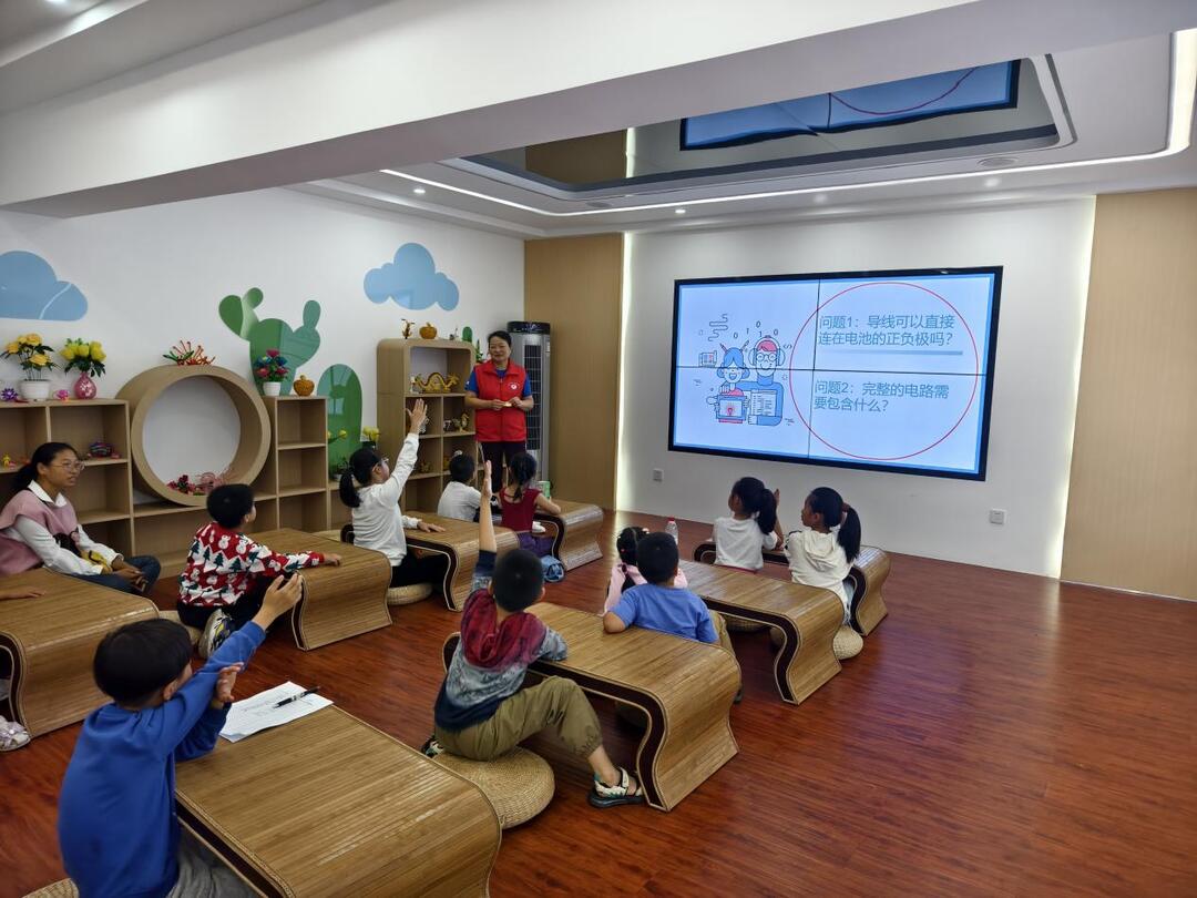 点亮创意 探索科学—— 华月湖社区举办全国科普月主题活动
