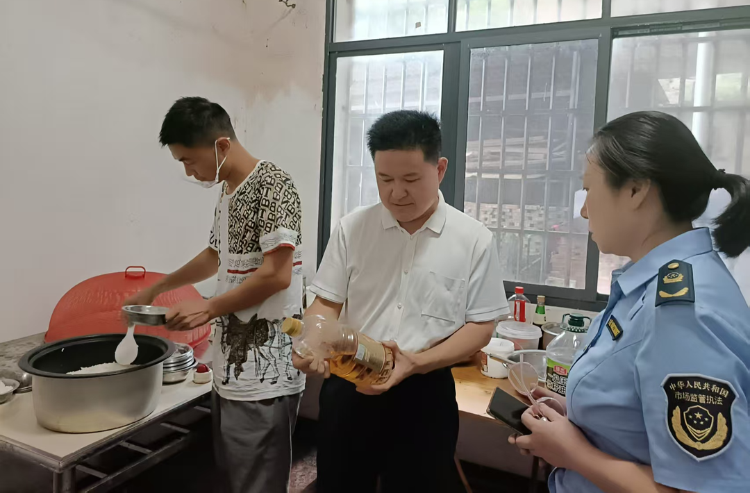 娄底市市场监督管理局调研校园周边食品安全和水电气专项整治工作