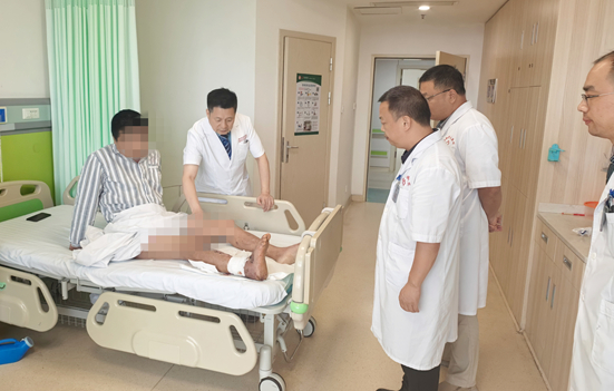 男子右腿遭大车碾压面临截肢，湘雅同质化管理成功保肢
