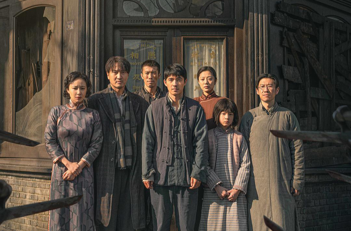 超30亿！《南京照相馆》票房再创新高