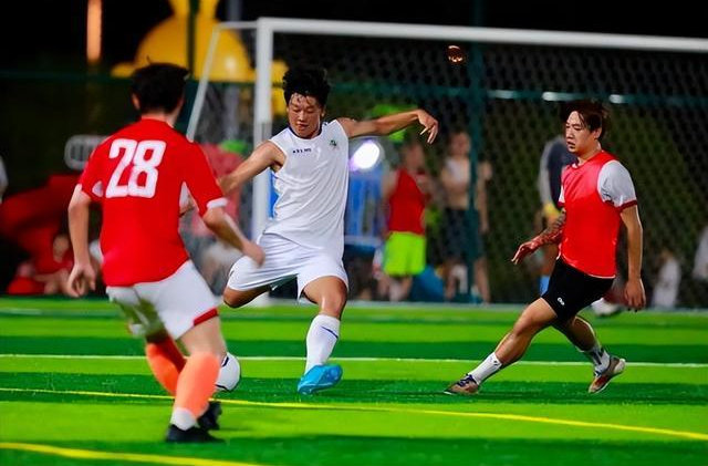 5万人围观“四连客”第三战，湘超株洲队总教头：把客场变成证明自己的舞台