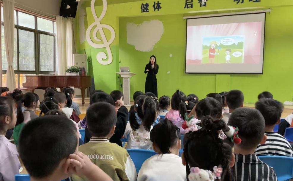 天心区青园街道：趣味普法教育活动进校园