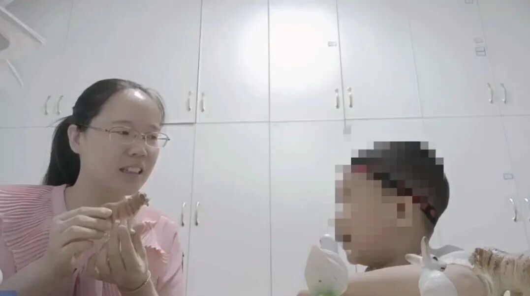 岳阳新录用公务员彭叶：以自强为翼，从康复教师到医保“贴心人”