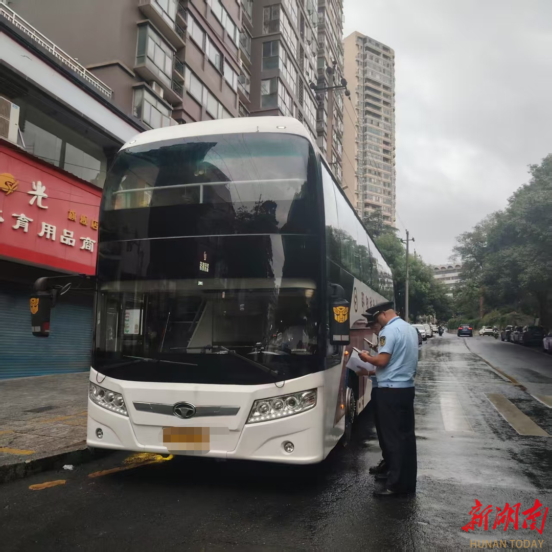 邵阳市交通执法支队：从严整治旅游及班线客运  切实筑牢道路运输安全防线 