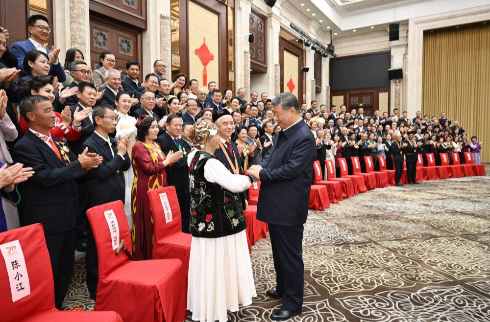 和总书记面对面｜情暖天山 建功奋进