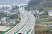 免费8天！这些时段湖南高速将迎来出行高峰，国庆中秋假期出行必看↓