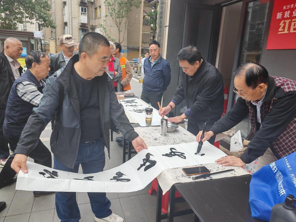 裕南街街道：浓情中秋，睦邻共暖