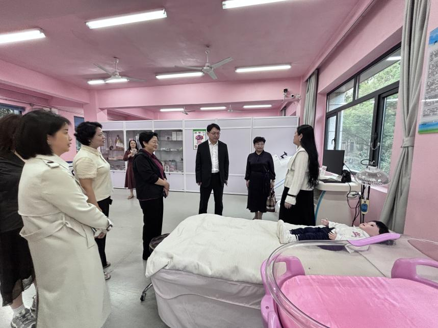 海安市人民政府来长沙民政职院考察交流