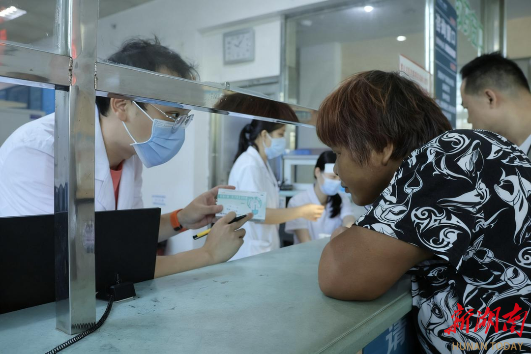 9.25世界药师日｜资兴药师的“药盒温暖学”