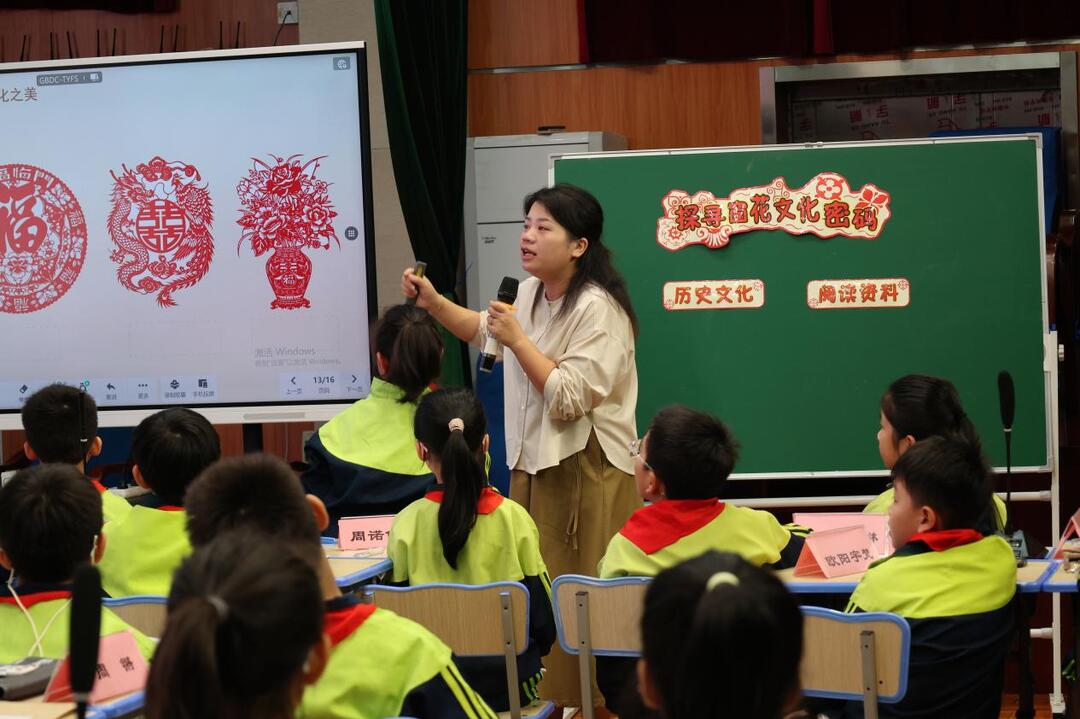 刘俏梅名师工作室第十一次研修活动在衡阳市实验小学举行