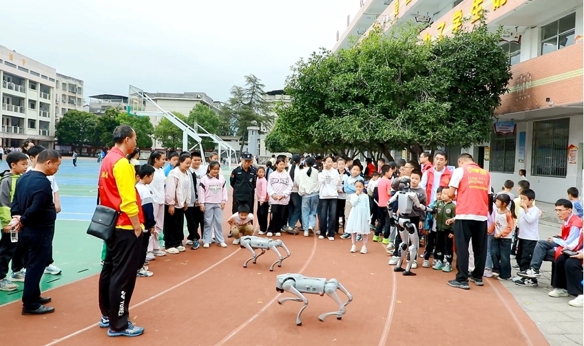 科普进校园   趣味科技点燃双牌学子科学梦