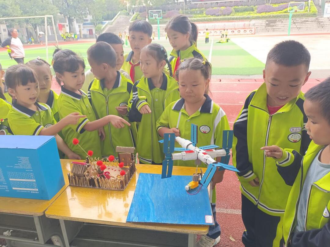 吉首五小：科技引领未来，点亮童年梦想