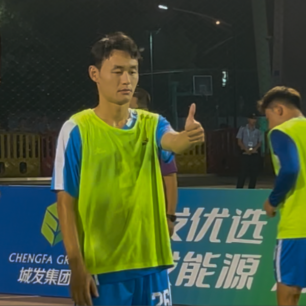 湘超赛场趣事：长沙队替补队员“特殊热身”引关注