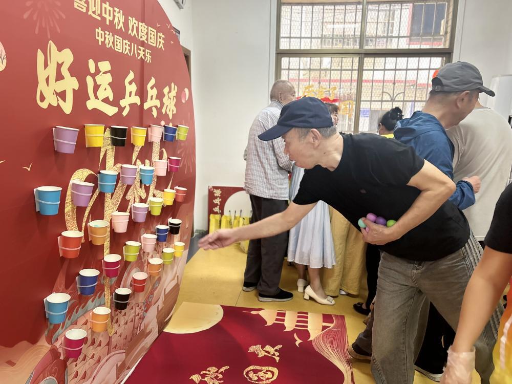 以“月”为媒，以“情”为桥—— 长沙德雅路社区双节活动共筑邻里温情