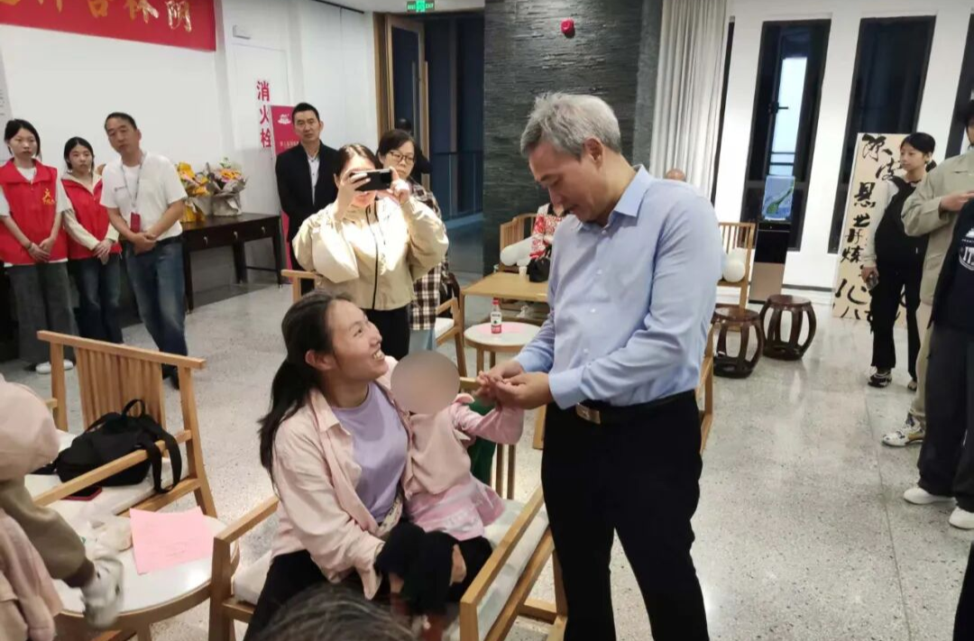 “衡阳会议”精神温情回响 中医大咖宋兆普一行到衡义诊