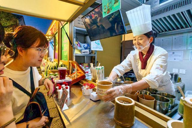 143个档口汇集各地美食好物,前门迎来中华美食荟