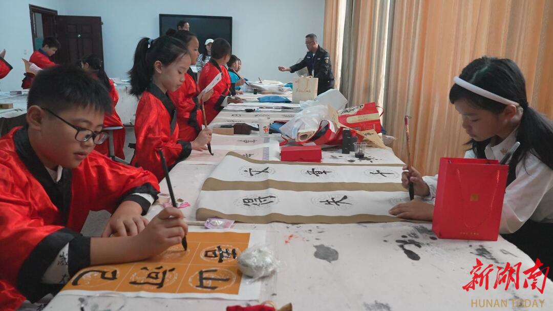 怀化市洪江区中山路小学：童心筑梦迎双节，安全护航庆团圆