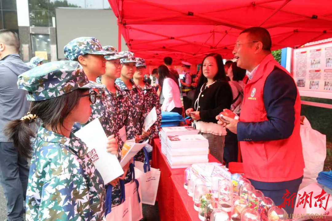 衡阳石鼓区：平安宣传进校园，筑牢防线护青春