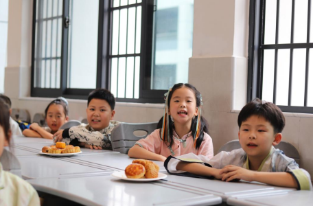 着汉服、做月饼、诵诗词，湘西州湾溪小学让文化自信在实践中扎根