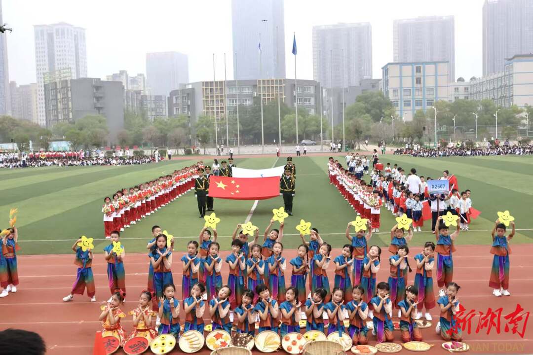  天元区白鹤学校：飒爽英姿展风采，童心飞扬向未来