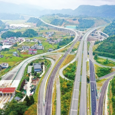 湖南高速路网再添新动脉 桑龙、炉慈高速建成通车@湖南日报头版