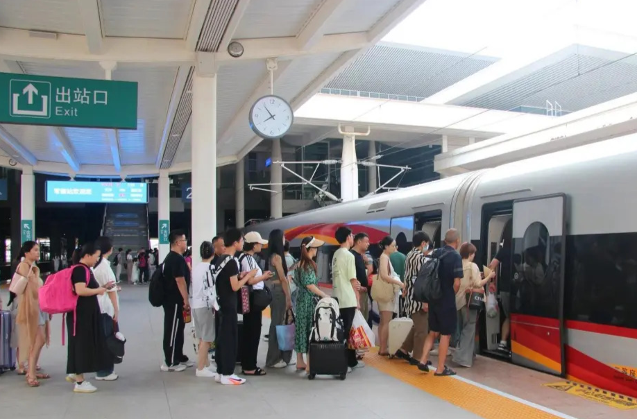 常德发布丨39趟临客助力国庆中秋出行！常德站新增夜间至泸州、重庆始发高铁