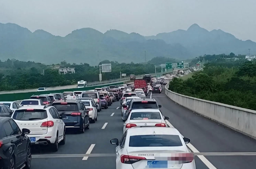自驾出行堵不堵？截至10月1日17时，湖南以下高速公路车流量大