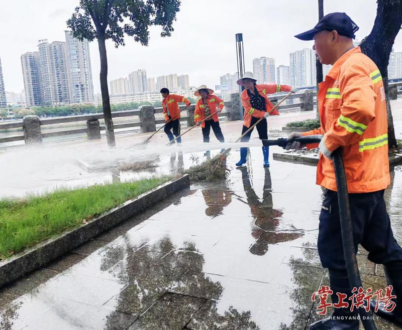 衡阳5000名环卫工人假期坚守岗位，用汗水扮靓城市