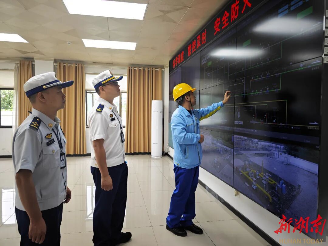 迎国庆·乐中秋|娄底经开区消防救援大队“蓝守护”！