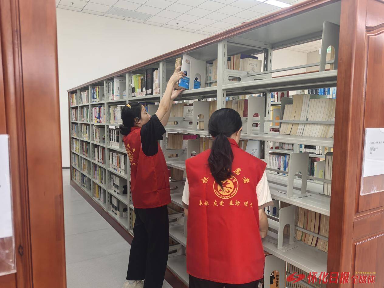 “惠旅宠客”：志愿服务送暖流，护航“双节”文旅路