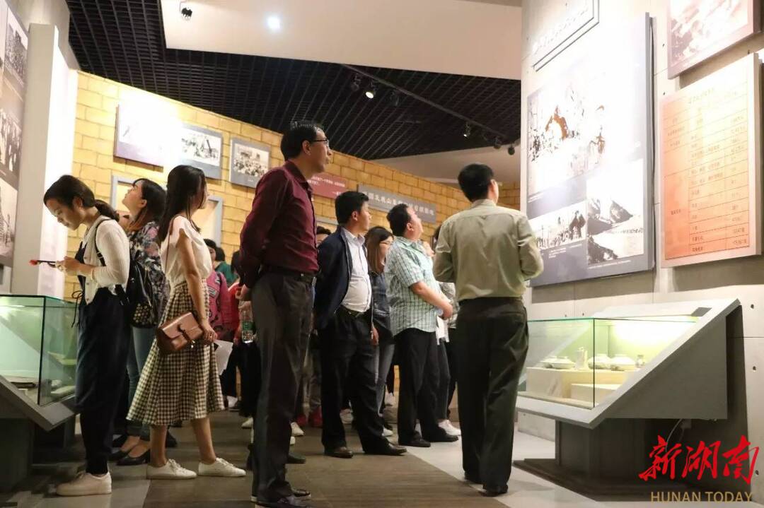“月满华诞·致敬荣光”  罗荣桓故居纪念馆人气爆棚     