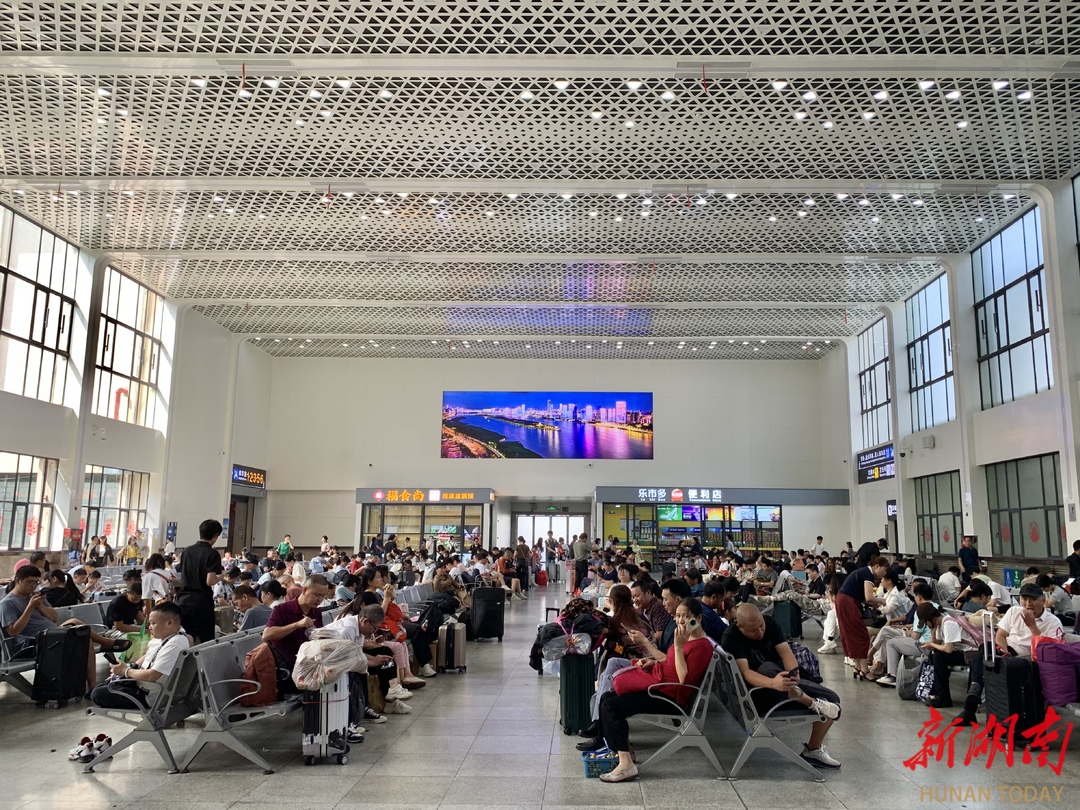台风“麦德姆”强度减弱，停运列车明日起逐步恢复