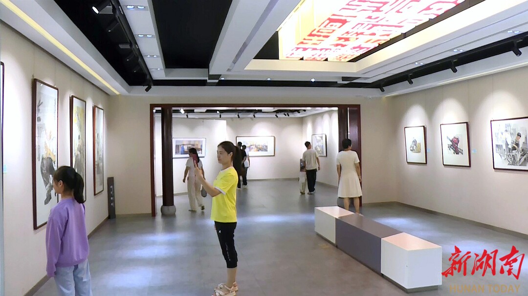 衡东县“工业脉动·文化印记”作品展开幕  市民感受衡东高质量发展强劲脉动
