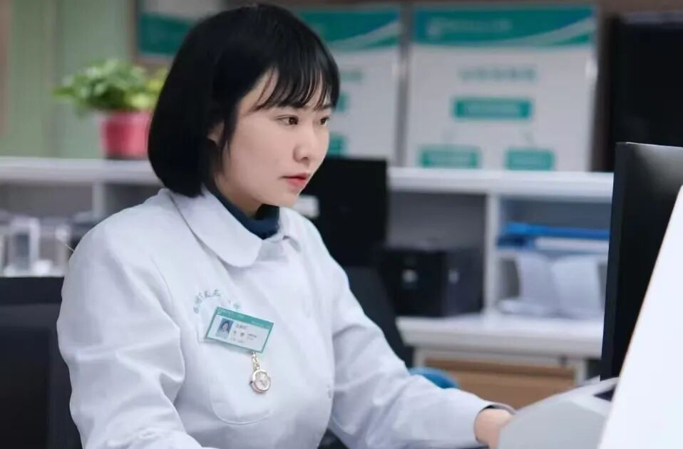 张静：在脊柱护理中书写仁爱与担当