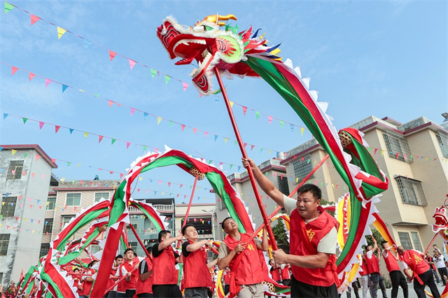 Hunan People Celebrate National Day Holiday and Mid-Autumn Festival