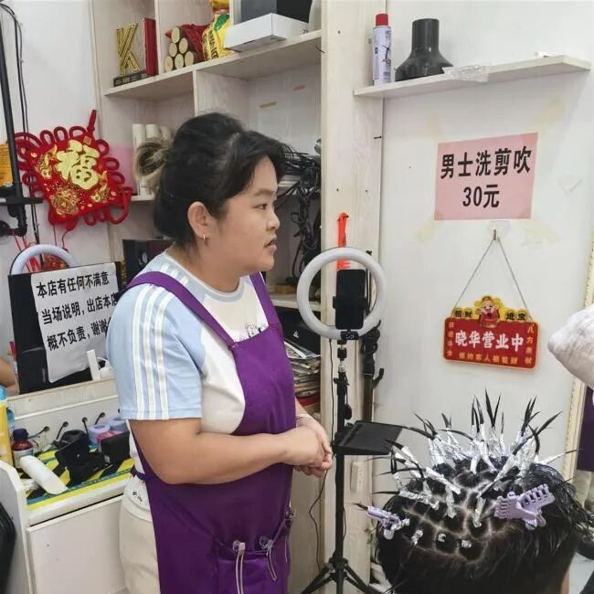 “鸡排哥”火了后，“晓华们”何以长青？