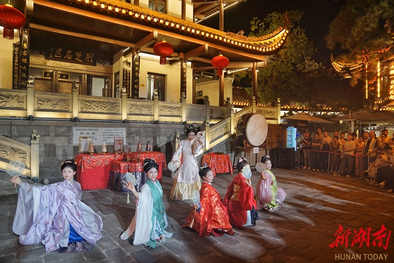 拜月祈福