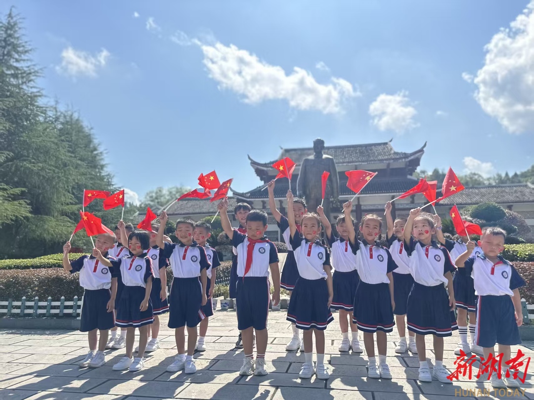 寻访红色足迹 革命精神润童心