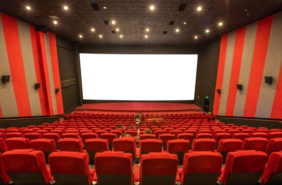 2025年国庆档电影总票房破16亿