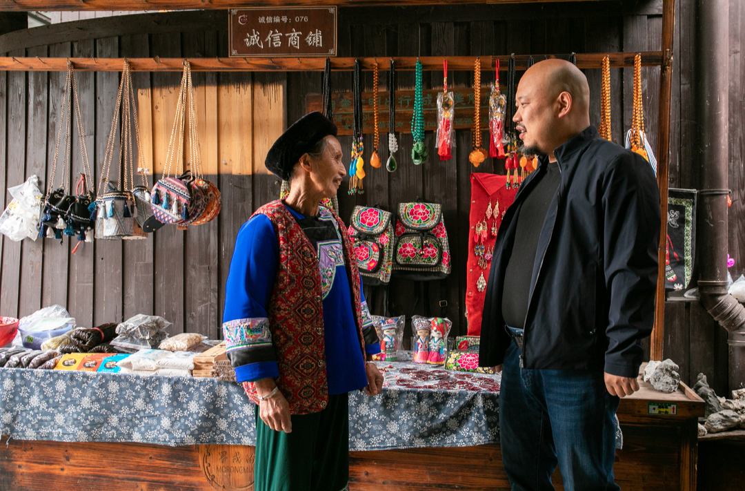 省民族团结进步模范个人⑨｜龙飞：用旅游架起民族团结桥的实干家