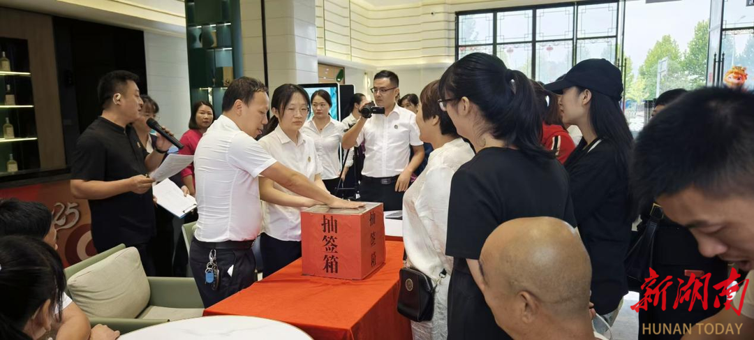万宝镇高效完成优价购房安置工作