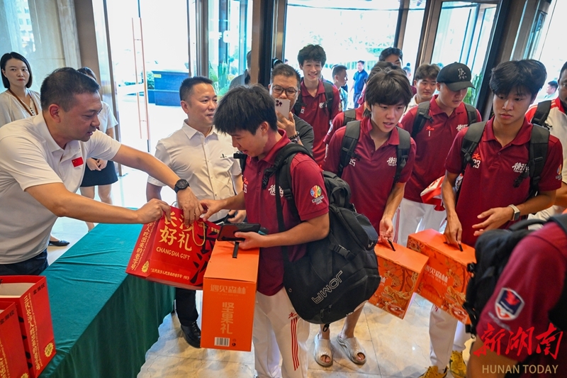 湘超联赛：长沙好礼相迎衡阳队