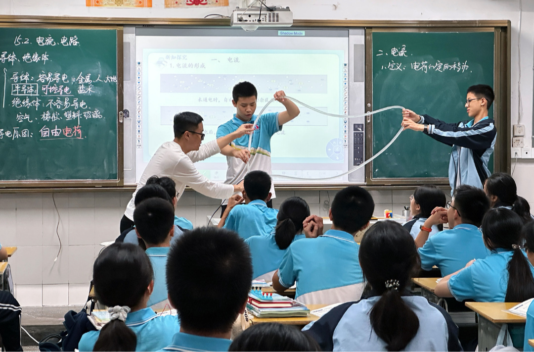 衡阳市实验中学：师傅示范课，碰撞出新火花