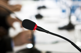 交通运输部就拟对美船舶收取船舶特别港务费答问