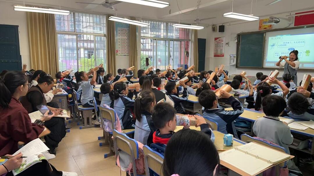 娄底吉星小学新教师见面课点亮“星课堂”