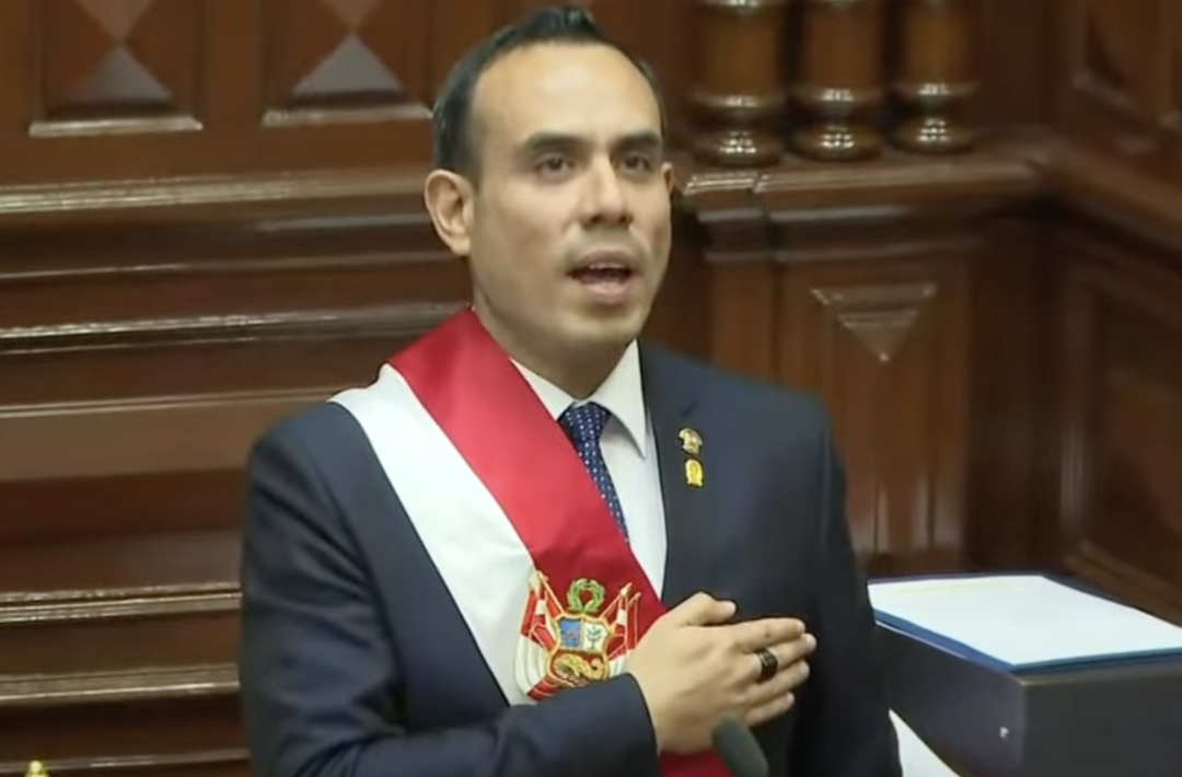 秘鲁国会主席何塞·耶里接任秘鲁总统职务