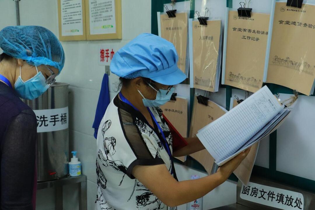 怀化市鹤城区第二幼儿园：家园携手，共筑校园食品安全防线