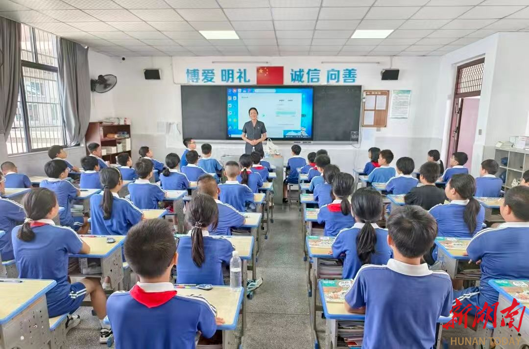 以法之名 护“未”成长 邵东法院开展法治进校园宣讲活动