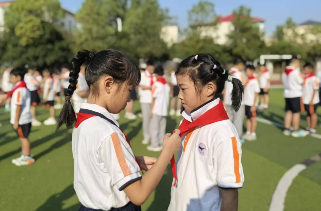 强国复兴有我！天台小学这场入队仪式，点燃少年强国志